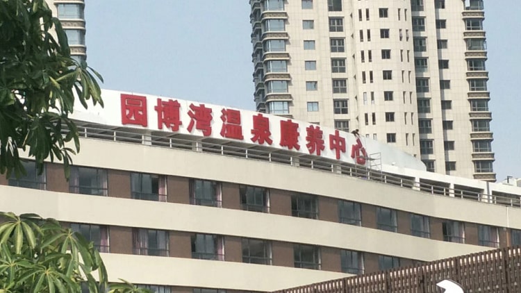 　　廈門集美廣告公司提供廣告招牌制作,標(biāo)識標(biāo)牌制作,發(fā)光字制作,樓頂樓體標(biāo)識大字制作,地產(chǎn)施工圍擋,公司LOGO形象墻設(shè)計(jì)制作安裝等服務(wù)