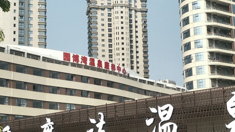 　　廈門集美廣告公司提供廣告招牌制作,標(biāo)識標(biāo)牌制作,發(fā)光字制作,樓頂樓體標(biāo)識大字制作,地產(chǎn)施工圍擋,公司LOGO形象墻設(shè)計(jì)制作安裝等服務(wù)